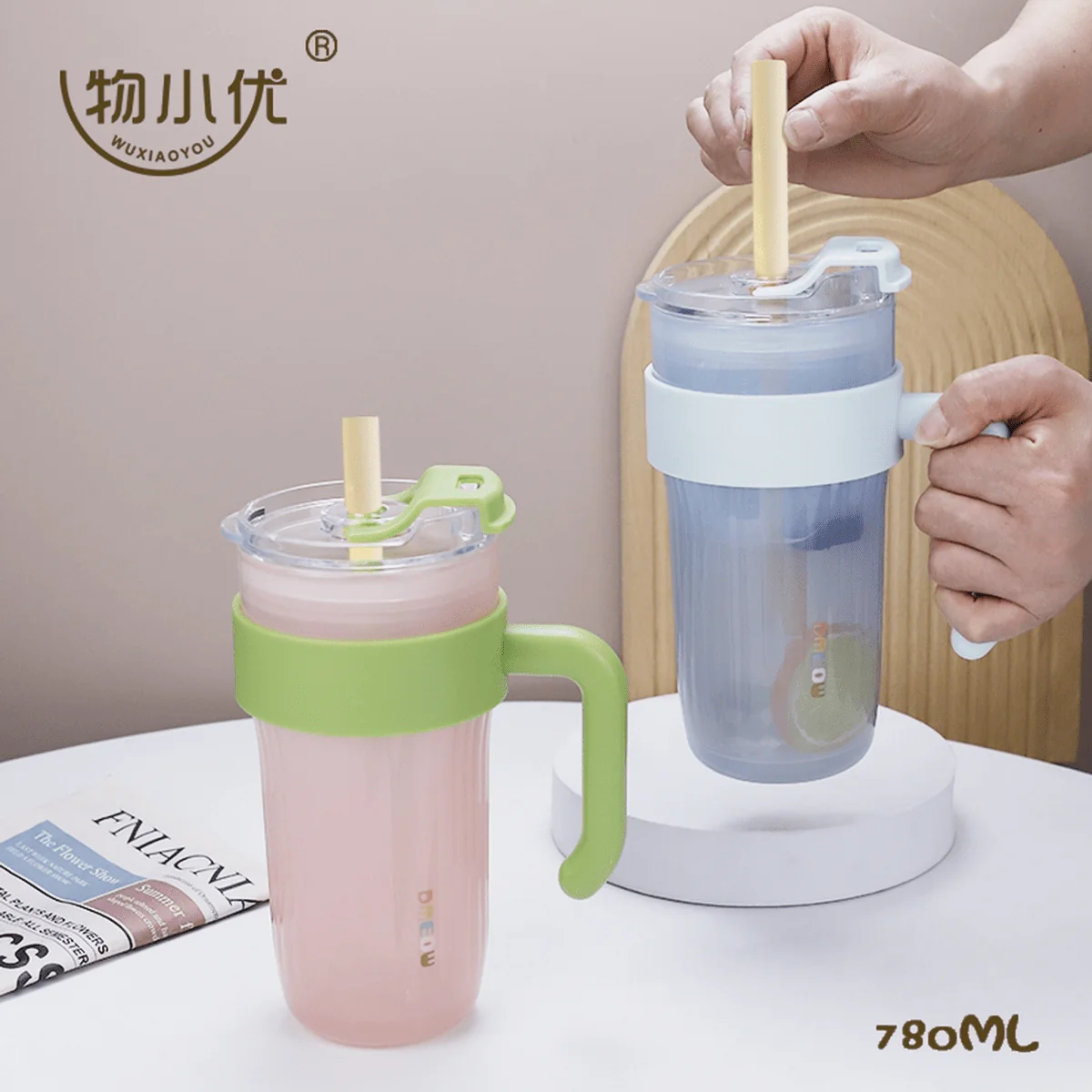 كوب زجاج شفاف بغطاء وشفاط 780 مل - Image 2